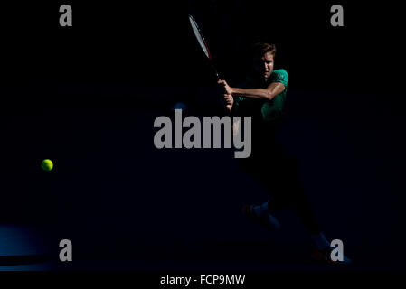 Melbourne, Australie. 24 Jan, 2016. Gilles Simon de la France en action dans un 4ème match contre Novak Djokovic de Serbie le jour 7 de l'Australian Open 2016 Tournoi de tennis du Grand Chelem à Melbourne Park, Melbourne, Australie. Bas Sydney/Cal Sport Media/Alamy Live News Banque D'Images