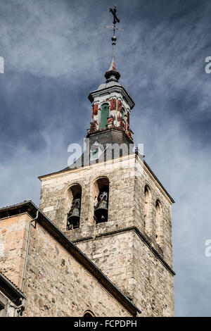 L'église de San Martin à Ségovie, en Espagne, a été construite au xiie siècle en style roman. Banque D'Images