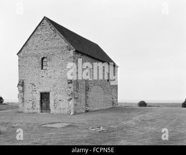 À la NE à la nef de la cathédrale St Pierre de 7ème siècle chapelle, Burnham-on-Crouch, construit de matériaux réutilisés Roman sur la passerelle de Othona Roman fort. Banque D'Images