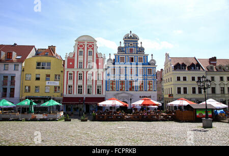 SZCZECIN, Pologne - 1 août 2012 : façades de bâtiments à Szczecin la Vieille Ville (Stare Miasto), Pologne Banque D'Images