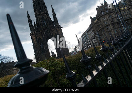 Ville d'Édimbourg, memorial, le Scott Monument, Firth of Forth, le grand chemin de fer, UK, Hotel, UK, Princess Street, voyage, Ecosse Banque D'Images