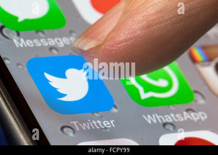Icône de l'application Twitter sur iphone 6 Banque D'Images