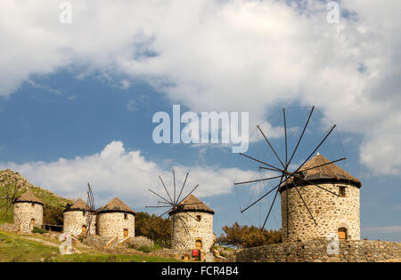 Vieux moulins au village de Kontias, île de Lemnos, Mer Égée, Grèce. Banque D'Images