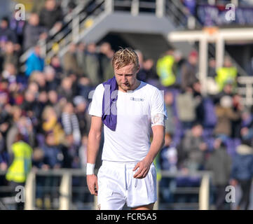 Florence, Italie. 24 Jan, 2016. Kamil Glik est déçu à la fin de la série d'un match de football entre la Fiorentina et le Torino FC. La Fiorentina remporte le match 2-0, Josip Ilicic et Gonzalo Rodriguez sont les buteurs. Credit : Nicolò Campo/Pacific Press/Alamy Live News Banque D'Images