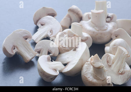 Groupe de champignon champignons blancs Banque D'Images