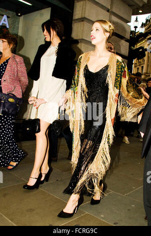 Londres, Royaume-Uni, 13 mai 2013. Daisy Lowe et Peaches Geldof sont vus arriver au Criterion Restaurant sur Piccadilly pour la projection de The Great Gatsby. Crédit : PatPhoto/Alamy Live News Banque D'Images