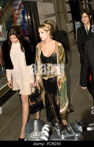 Londres, Royaume-Uni, 13 mai 2013. Daisy Lowe et Thomas Cohen et Peaches Geldof sont arrivés au Criterion Restaurant sur Piccadilly pour la projection de The Great Gatsby. Crédit : PatPhoto/Alamy Live News Banque D'Images