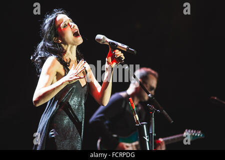 Manchester, UK. 24 janvier, 2016. 24 janvier 2016 - The Corrs effectuant à la Manchester Arena sur leur UK Tour 2016 Credit : Myles Wright/ZUMA/Alamy Fil Live News Banque D'Images