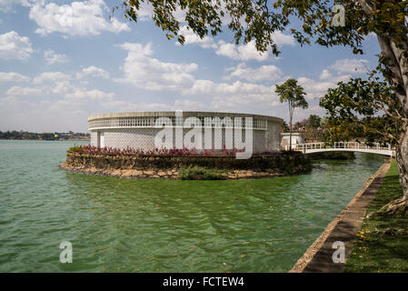 Casa do Baile, ou Maison de la danse, conçu par Oscar Niemeyer, Pampulha, Belo Horizonte, Minas Gerais, Brésil Banque D'Images