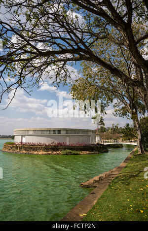 Casa do Baile, ou Maison de la danse, conçu par Oscar Niemeyer, Pampulha, Belo Horizonte, Minas Gerais, Brésil Banque D'Images