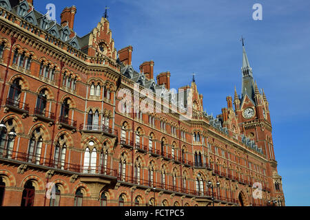 Hôtel Renaissance St Pancras International, gare, Euston Road, London NW1, Royaume-Uni Banque D'Images