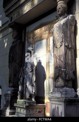 DEU, Allemagne, Berlin, des statues au casino de château Glienicke. DEU, Deutschland, Berlin, Statuen am Schloss Casino des Glieni Banque D'Images