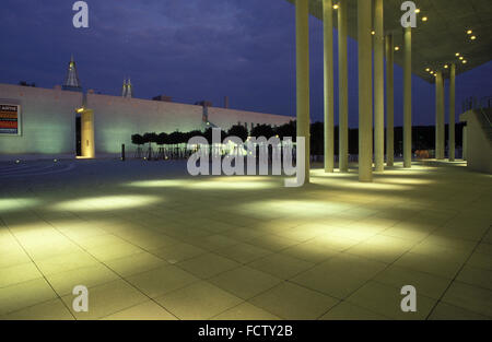 DEU, Allemagne, Bonn, vue depuis le musée d'Art de Bonn pour le musée Kunst- und Ausstellungshalle der Bundesrepublik Deutschland. DE Banque D'Images