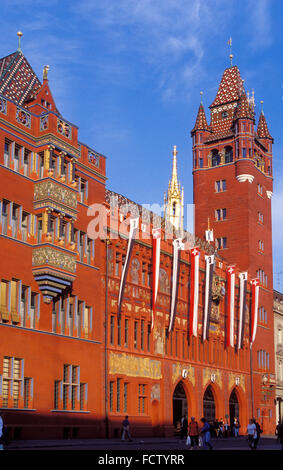 CHE, suisse, Bâle, l'hôtel de ville sur la place du marché dans la partie ancienne de la ville. CHE, Schweiz, Bâle, Das Rathaus am Ma Banque D'Images