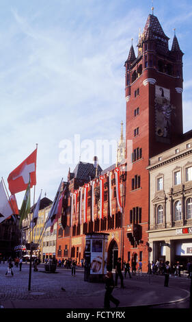 CHE, suisse, Bâle, l'hôtel de ville sur la place du marché dans la partie ancienne de la ville. CHE, Schweiz, Bâle, Das Rathaus am Ma Banque D'Images