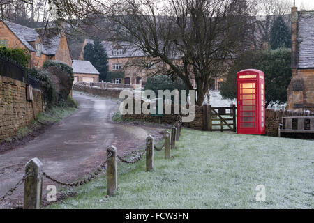 Hiver gel tôt le matin dans le village de Snowshill Cotswolds, Gloucestershire, Angleterre Banque D'Images