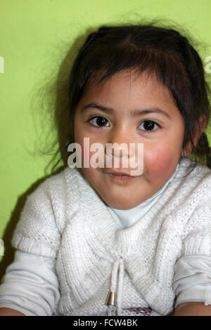 Girl Portrait prise lors d'une installation de garderie Wawa Wasi, Arequipa, Pérou Banque D'Images