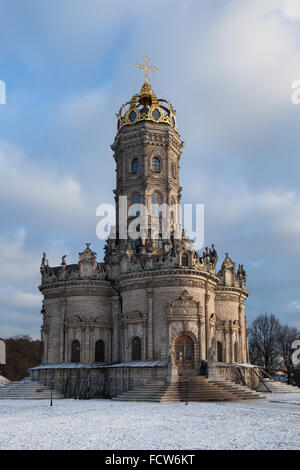 Église Dubrovitsy également connu sous le nom de l'église Notre Dame du signe en Dubrovitsy près de Moscou, Russie. Banque D'Images