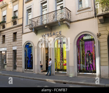 Boutique Versace, Via Montenapoleone, Milan, Italie Banque D'Images