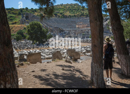 La province d'Izmir, Ephèse, Turquie. Sur la liste indicative des sites du patrimoine mondial de l'UNESCO. Le théâtre. Banque D'Images