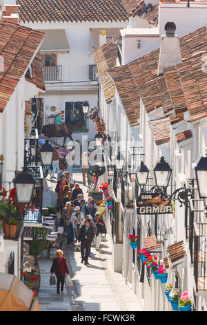 Mijas, Costa del Sol, la province de Malaga, Andalousie, Espagne du sud. Ville de montagne typique blanchi à la chaux. Visite touristique populaire. Banque D'Images