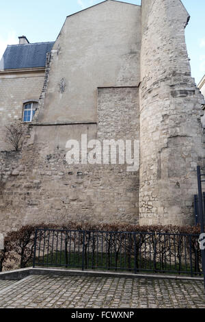 Reste la plus longue des anciens remparts de la ville, Philippe Auguste, plus vieux mur de l'antiquité, Paris, Paris, France. Banque D'Images