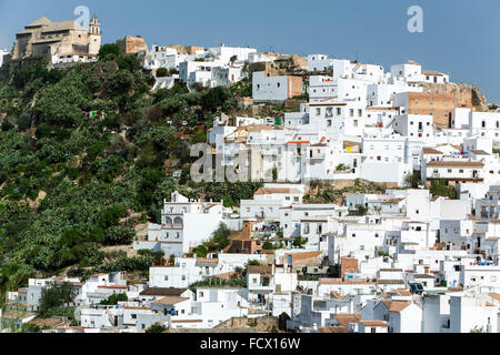 Les maisons blanchies à la chaux à flanc de colline, Arcos de la Frontera, Espagne Banque D'Images