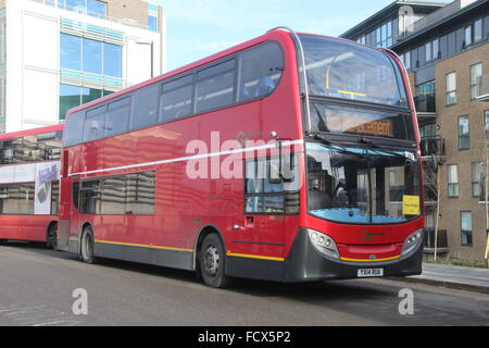 ADL ALEXANDER DENNIS ENVIRO 400 DOUBLE DECK BUS LONDRES EXPLOITÉ PAR ALLER DE L'AVANT LONDRES Banque D'Images