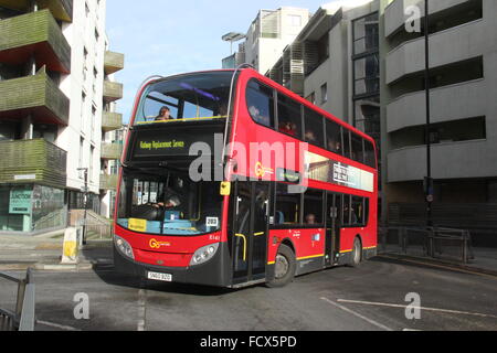 ADL ALEXANDER DENNIS ENVIRO 400 BUS DOUBLE ÉTAGE DE RENDEZ-CHEF LONDRES Banque D'Images