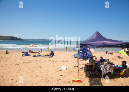 Sydney, Australie. 26 janvier, 2016. De nombreux résidents de Sydney dirigé vers la côte pour célébrer la Journée nationale de l'Australie 2016 le 26 janvier, ici à Palm Beach sur les plages du nord de Sydney familles avaient plaisir et savourer le déjeuner sur un été, modèle : Crédit10/Alamy Live News Banque D'Images