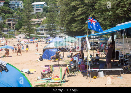 Sydney, Australie. 26 janvier, 2016. De nombreux résidents de Sydney dirigé vers la côte pour célébrer la Journée nationale de l'Australie 2016 le 26 janvier, ici à Palm Beach sur les plages du nord de Sydney familles avaient plaisir et savourer le déjeuner sur un été, modèle : Crédit10/Alamy Live News Banque D'Images