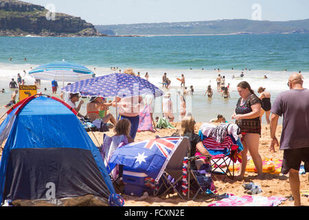 Sydney, Australie. 26 janvier, 2016. De nombreux résidents de Sydney dirigé vers la côte pour célébrer la Journée nationale de l'Australie 2016 le 26 janvier, ici à Palm Beach sur les plages du nord de Sydney familles avaient plaisir et savourer le déjeuner sur un été, modèle : Crédit10/Alamy Live News Banque D'Images