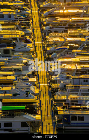 Port de plaisance sur le lac Shasta, Californie Banque D'Images