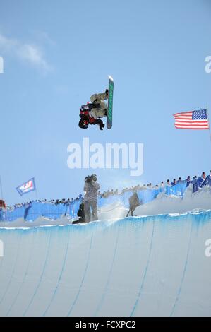 Mammoth Mountain, California, USA. 24 Jan, 2016. Naito Ando (JPN) snowboard : Naito Ando du Japon en compétition lors de la Coupe du Monde FIS de snowboard halfpipe hommes finale à Mammoth Mountain, California, United States . © Hiroyuki Sato/AFLO/Alamy Live News Banque D'Images