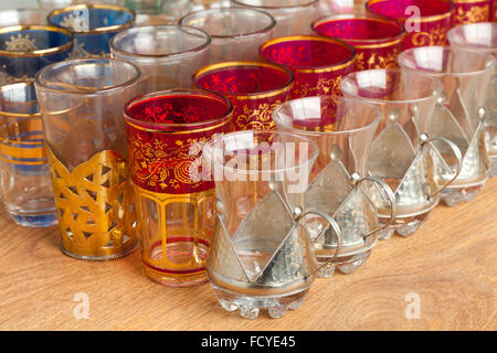 Verres à thé Maroc  Verres a thé marocains colorés