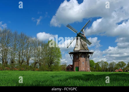 Holtland dans Windmuehle - Moulin Holtland dans Frisons de l'Est Banque D'Images