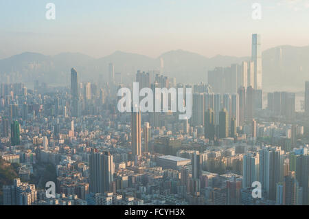 La pollution de l'Hong Kong cityscape vu du haut de Beacon Hill, Kowloon Banque D'Images