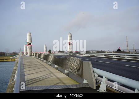 Voiles Twin bridge port de Poole Banque D'Images