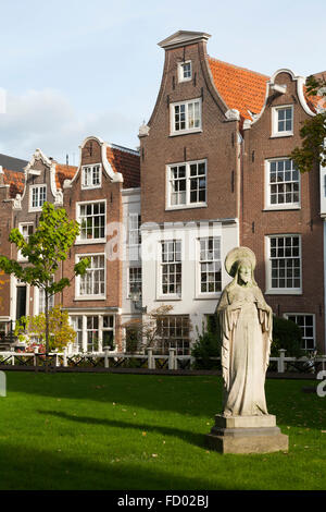Maisons de ville Résidentiel / maison Huys ' ' à Begijnhof / dans le Begijnhof d'Amsterdam. La Hollande. Les Pays-Bas. Banque D'Images