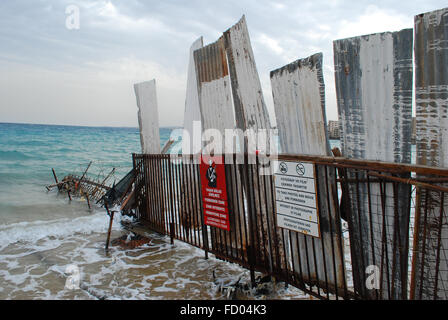Zone de restriction, ville fantôme, Varosha, Famagusta, Chypre Banque D'Images