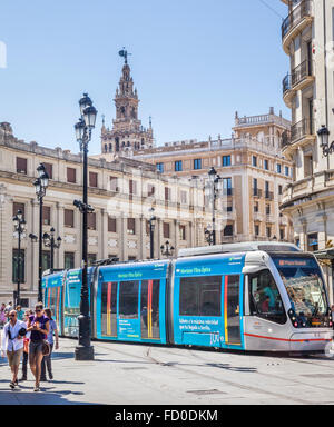 Espagne, Andalousie, province de Séville, MetroCentro tramway à Hôtel de ville de Séville, Plaza de San Francisco. Banque D'Images