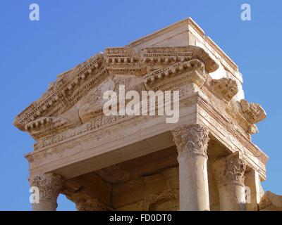 Détail de l'entrée principale de la scène dans le théâtre romain Vestiges de l'Empire Romain dans l'ancienne ville sémitique de Palmyre 16 juin 2006 dans l'actuelle Syrie, Homs, Tadmur. Découvertes archéologiques la ville date de la période néolithique et il a été détruit par des militants de l'État islamique en 2015. Banque D'Images