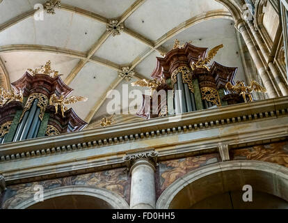 Vue de l'intérieur de la Cathédrale St Vitus à Prague Banque D'Images