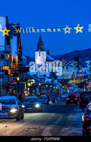 Winterberg, sport d'hiver située dans le Sauerland, Rhénanie du Nord-Westphalie, Allemagne, Banque D'Images