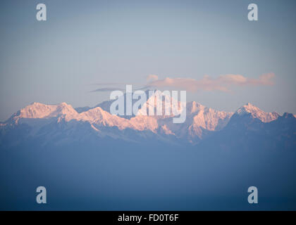 Le mont Everest et Kangchenjunga Lever du soleil de la colline de tigre, Darjeeling, Inde Banque D'Images