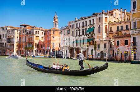 Gondole sur le Grand Canal, Venise, Vénétie, Italie, l'UNESCO Banque D'Images