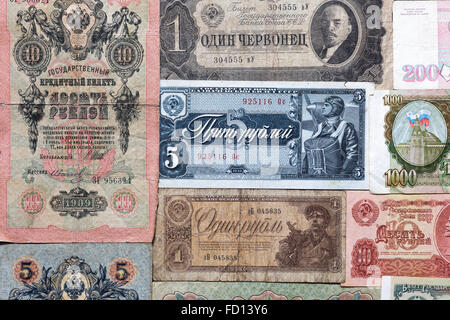 Vieux billets de différentes années d'histoire russe de l'ère tsariste de l'époque soviétique Banque D'Images