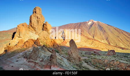 Roques de Garcia et le Mont Teide, le Parc National du Teide, Canaries, Tenerife, Espagne Banque D'Images