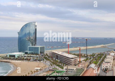 Mer de Barcelone dans nuageux et pluvieux Banque D'Images