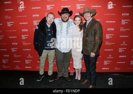 Park City, Utah, USA. 26 janvier, 2016. Pat Healy, Michael Villar, Ashley Bell, James Landry Hebert aux arrivées de CARNAGE PARK en première mondiale au Festival du Film de Sundance 2016, Bibliothèque Centre Theatre, Park City, UT 26 Janvier, 2016. Credit : James Atoa/Everett Collection/Alamy Live News Banque D'Images